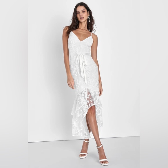 NWOT Lulus Forever Fanciful White Floral Embroidered High-Low Midi Dress Size S - Picture 2 of 12